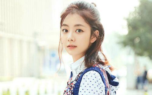 谭松韵娱乐吃瓜八卦图片,揭秘明星幕后生活瞬间